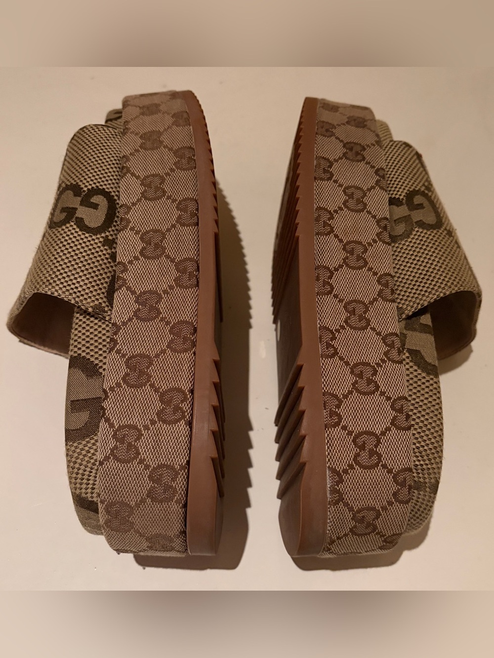 Gucci Brown Monogram Canvas Slide Sandals. Please check pictures for details - Picture 5 of 15